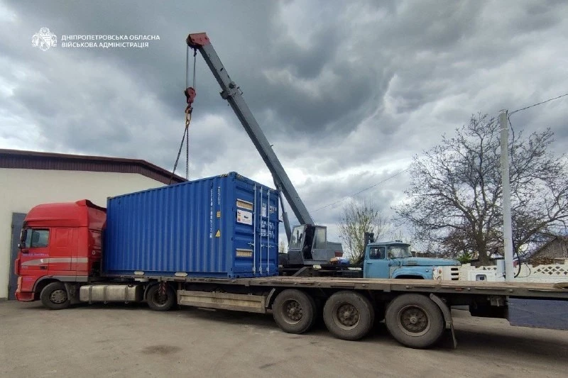 На Дніпропетровщину доставили 25 мобільних станцій очищення води для громад біля фронту