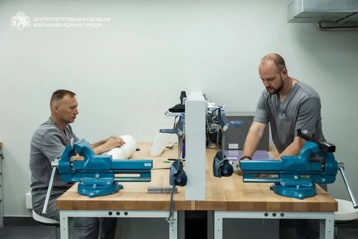 Сучасна протезна майстерня запрацювала на Дніпропетровщині: німецькі інвестиції та повний цикл відновлення