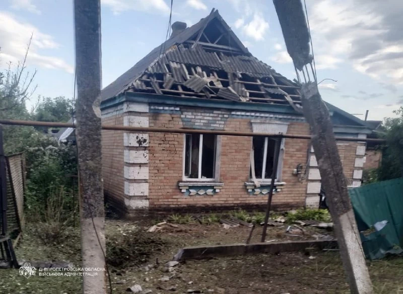 Понад пів сотні ворожих атак на Дніпропетровщину: зруйновано підприємства та поранено цивільних